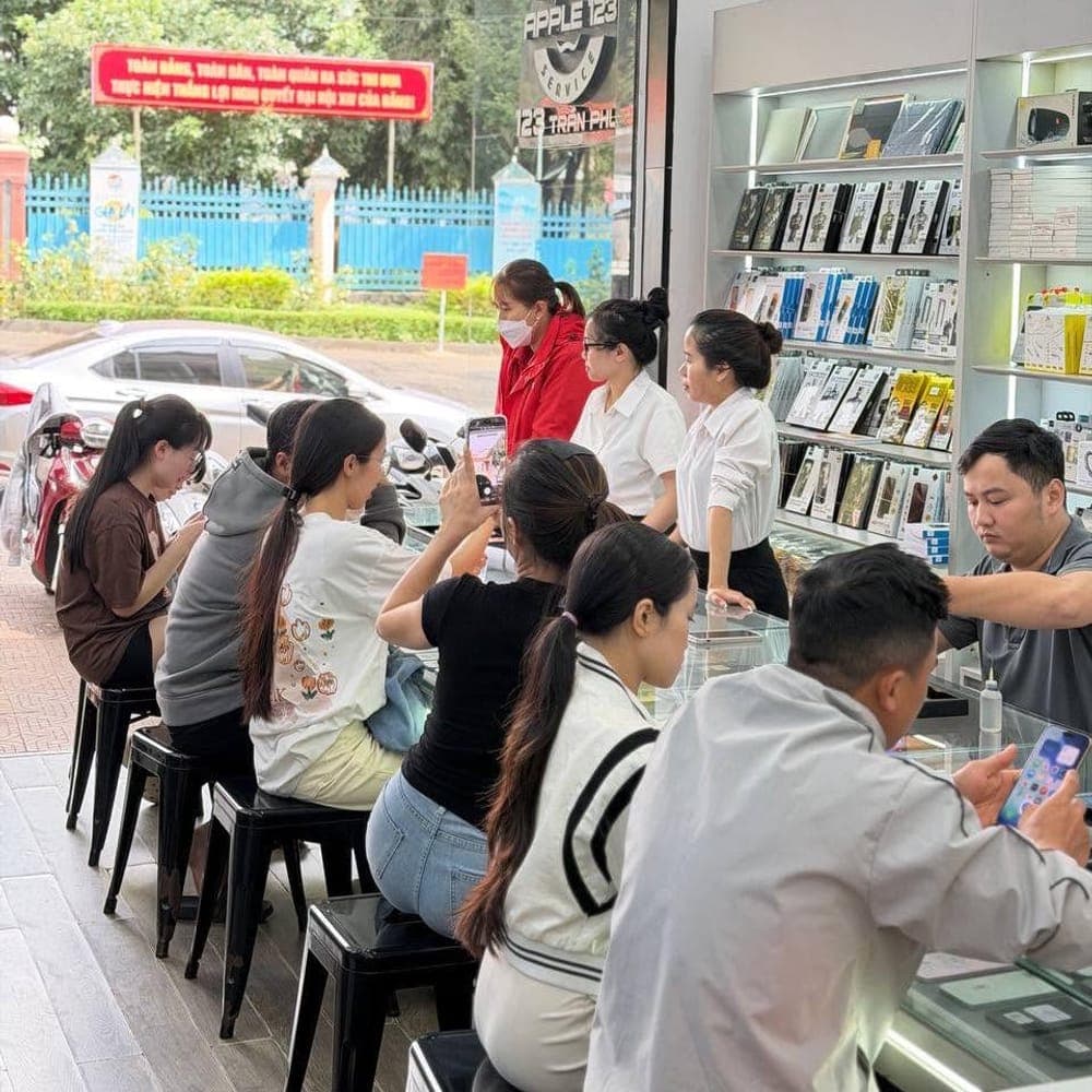 Nơi làm việc — Shop Apple 123 Pleiku (ảnh 2)