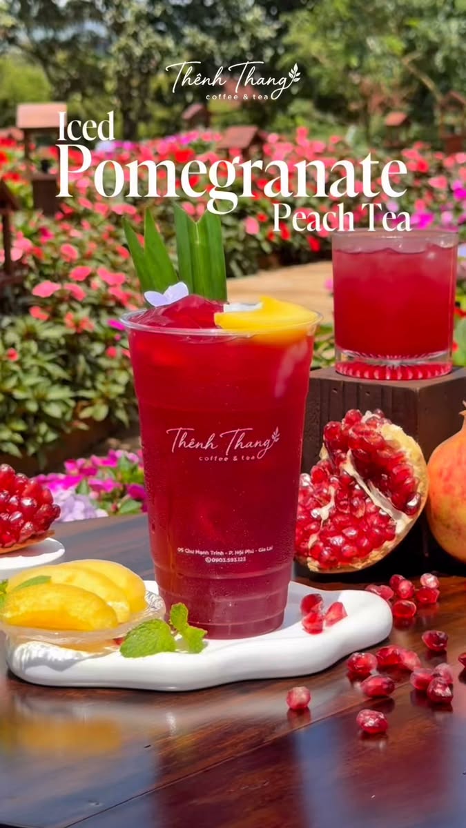 Món Trà đào lựu đỏ (Iced Pomegranate Peach Tea) tươi mát tại Thênh Thang Coffee & Tea